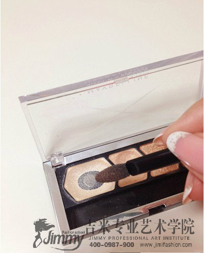 超萌MM大眼妆，化妆时尚教你淡妆10步走