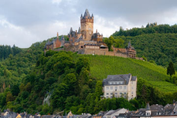 出国留学不一定有高回报，但一定许你一个不一样的人生