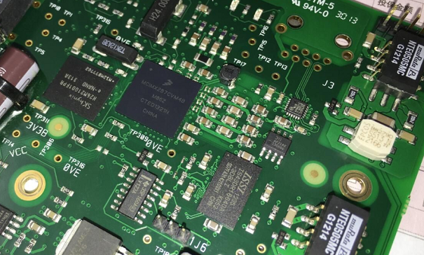 如何解决嵌入式培训开发中的PCB设计问题