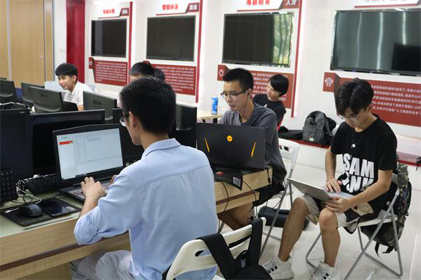 转行学IT，自学和跟着培训机构学习哪种好