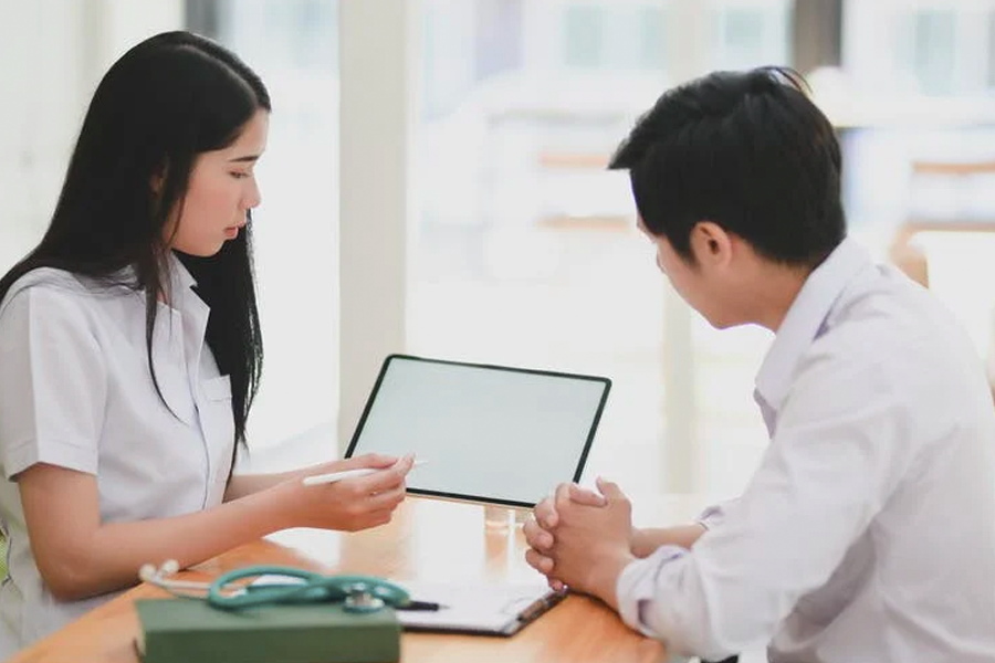 需要找留学中介办理留学申请吗？