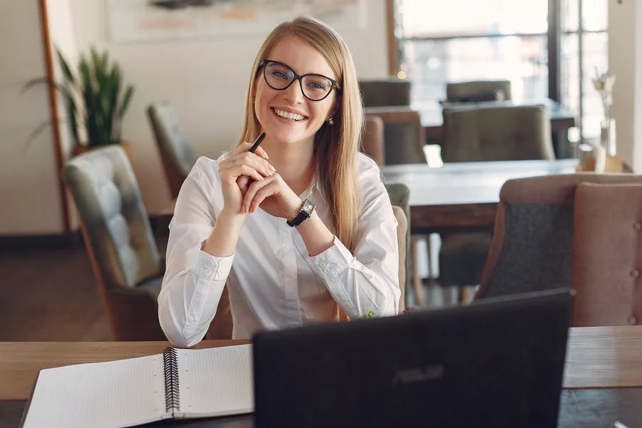 选择哪个留学中介机构比较好？