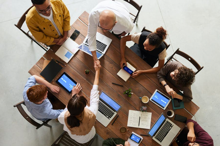 留学找中介办理申请需要多少钱？