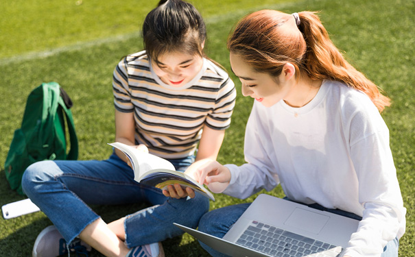 怎样选择提供出国留学咨询服务的中介机构？