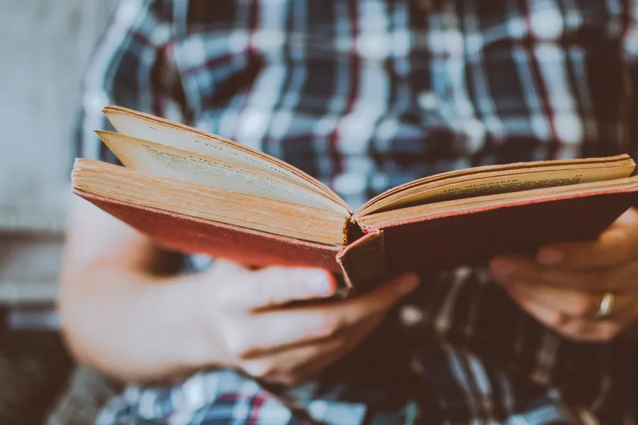 需要要找留学中介办理出国留学申请吗？