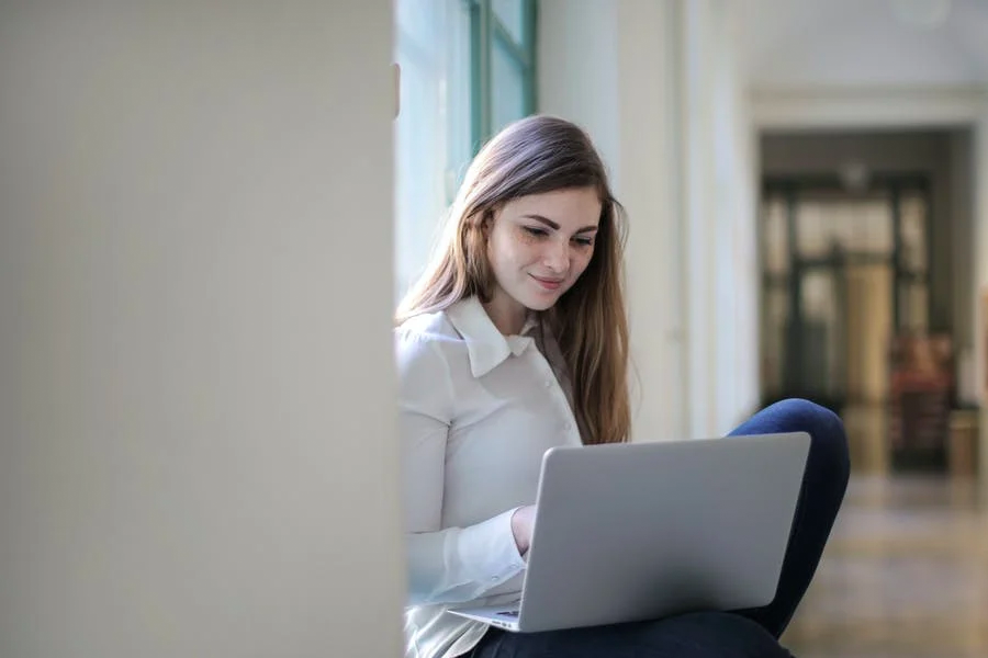 申请出国留学，选择哪家中介机构办理比较好？