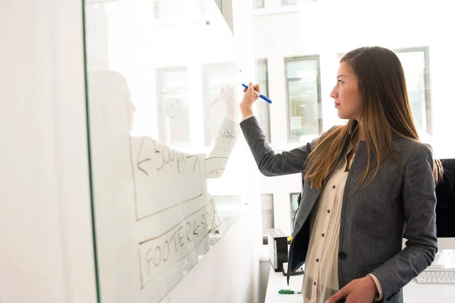 留学英国，如何正确寻找中介机构？