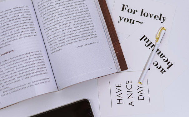 申请出国留学的中介服务费大概是多少钱？