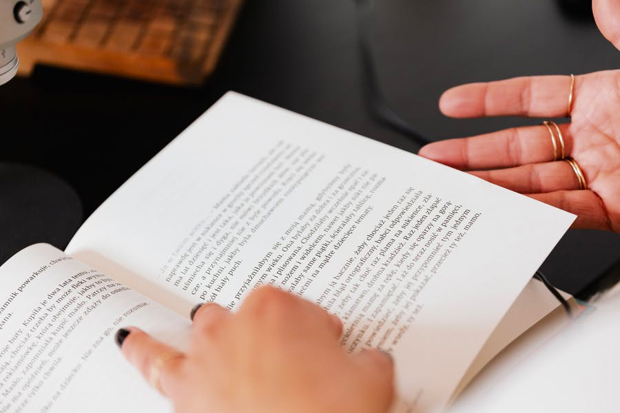 留学英国，怎样选择出国留学中介机构？