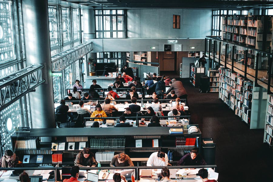 留学中介收费一览表？