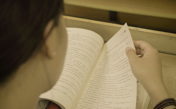 留学美国的中介费一般需要多少钱？