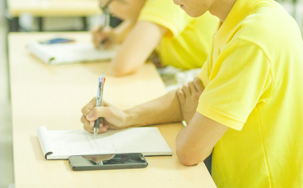 留学中介费用的定价标准都有哪些？