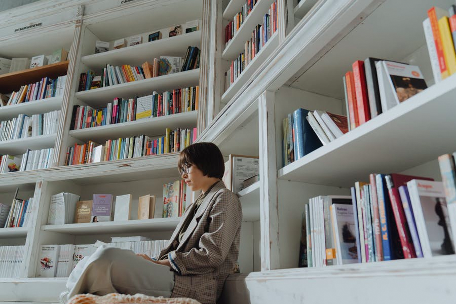 留学香港，选择哪家中介机构比较好？