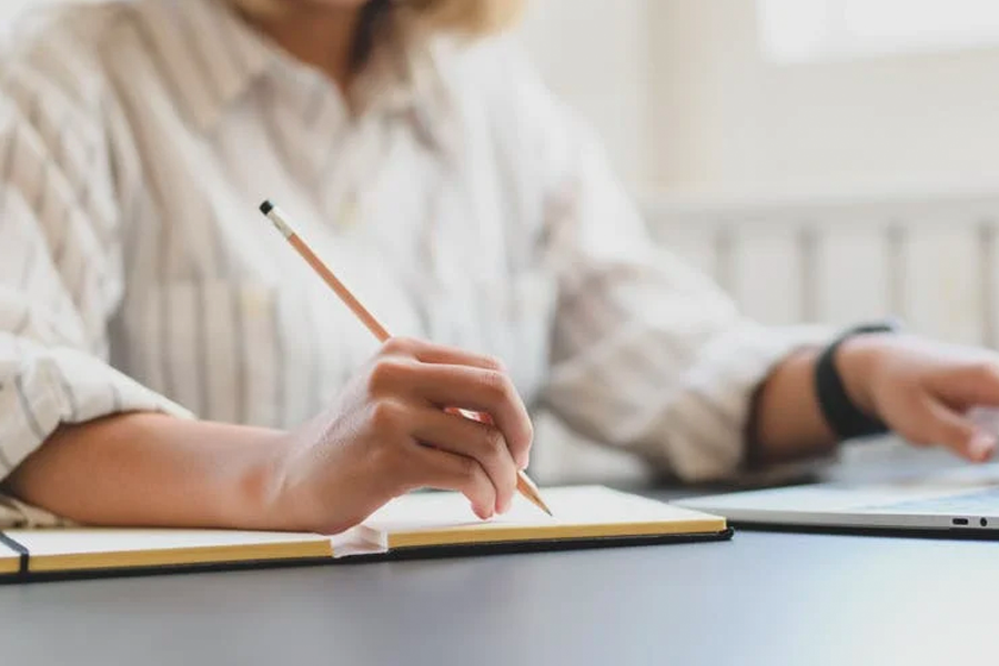 申请德国留学的中介费大约是多少钱？