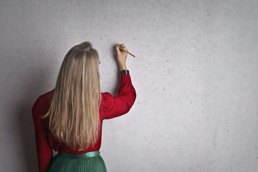 留学香港，如何选择中介机构？