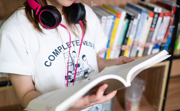 申请法国留学的中介费价格是多少？