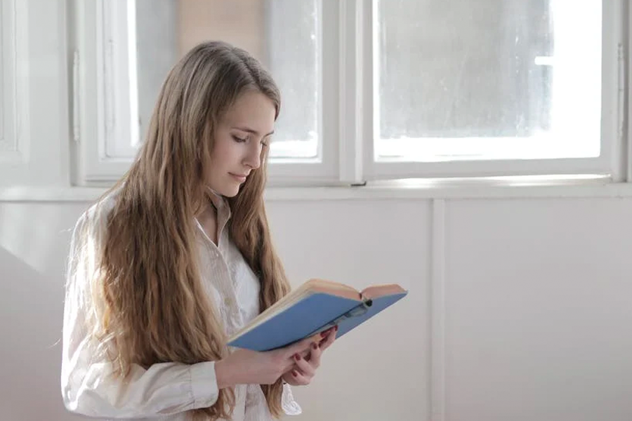 留学中介费一般是多少钱？