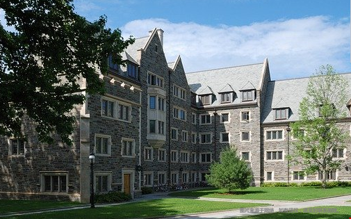 美国普林斯顿大学的学费是多少？