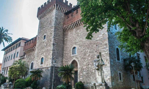 选择卡拉拉美术学院留学怎么样？