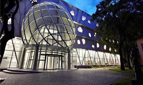 英国创意艺术大学q排名