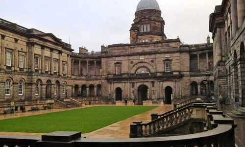 去英国曼彻斯特大学如何？