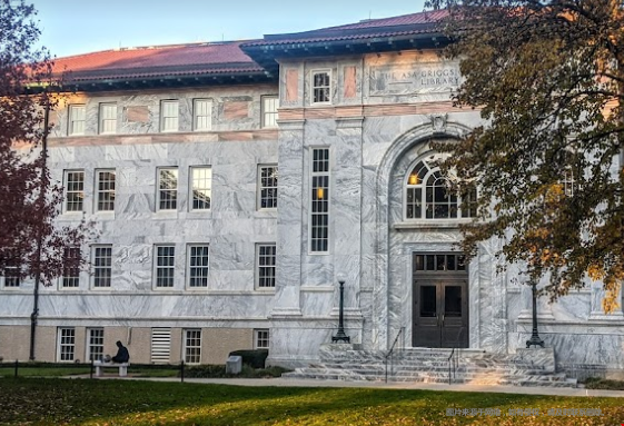 美国埃默里大学和北大比较哪一个实力更强？