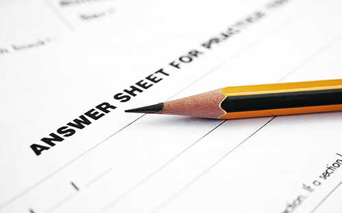 江苏成人高考在读可以考公务员吗？