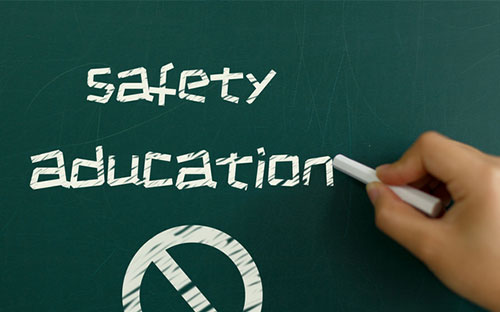 【2023年成人高考】成人高考一般属于什么学历？