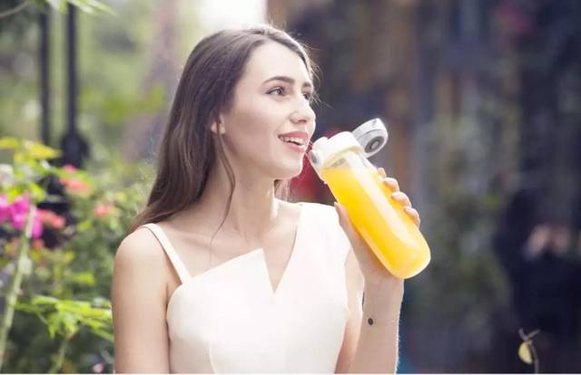 从补水保湿下手 从补水保湿下手