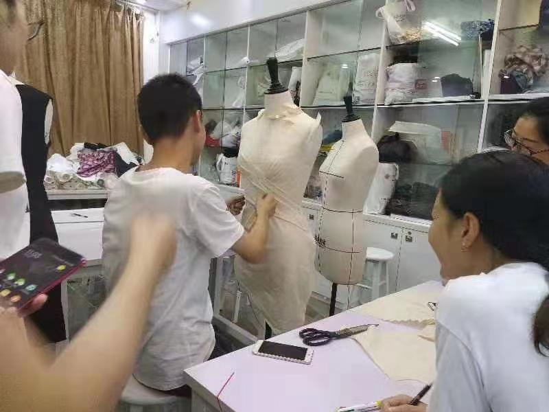 无界商学院-学员现场演习