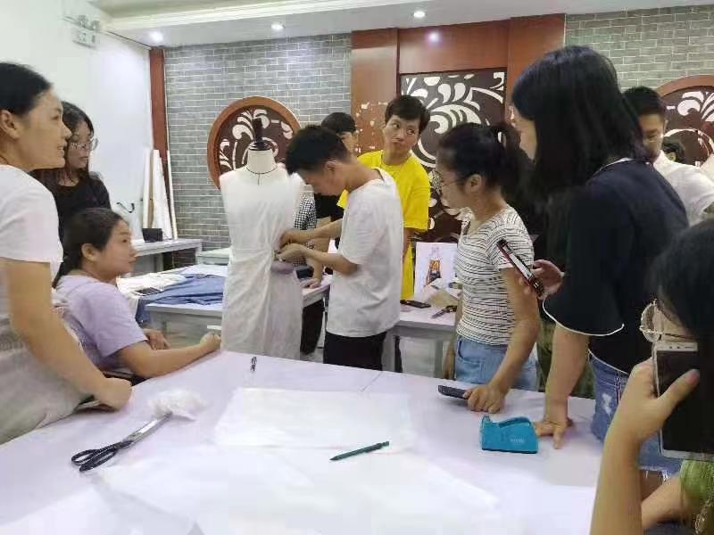 无界商学院-学员现场教学