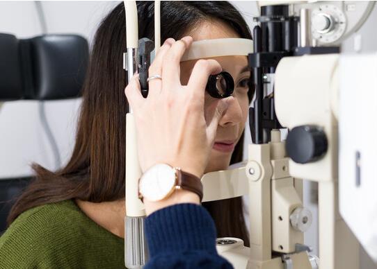 验光师：学习提升服务质量与患者满意度