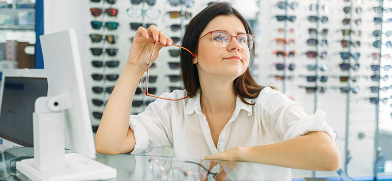 建立行业信任基石：正规验光师培训机构对专业道德的重视