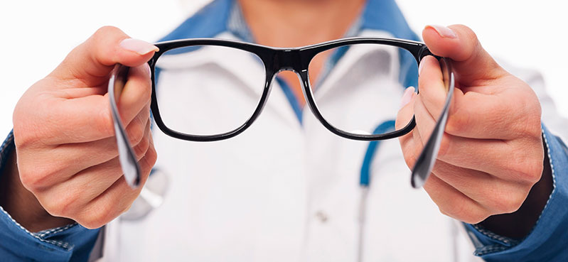 进入光学行业的门槛：正规验光师培训机构培养你的专业技能